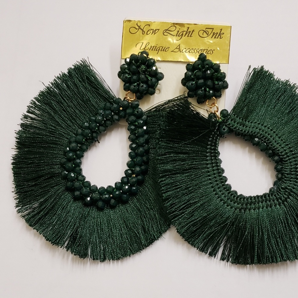 🔥Elegant Dark Green Earrings.  By New light ink